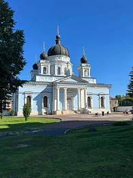 "Место поразило благодатью": Денис Боков побывал в Успение в Вышенском монастыре