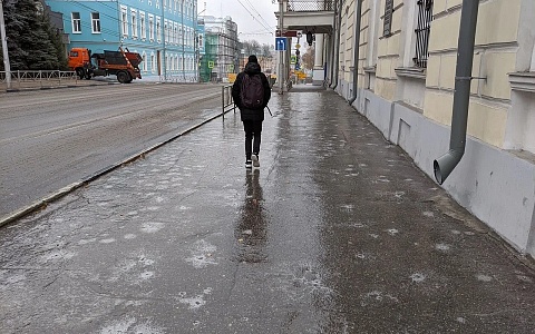 Рязанская Госавтоинспекция напомнила водителям о мерах безопасности в гололедицу