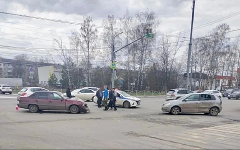 В ДТП на проезде Шабулина пострадали трое детей