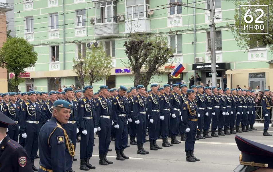 Строем и с песней: Рязань встретила курсантов училища ВДВ с Парада Победы - 62ИНФО