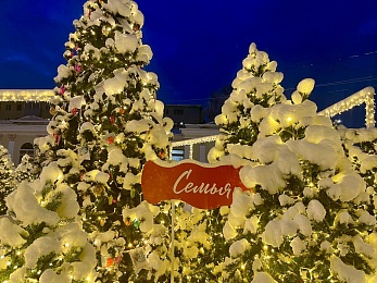 В Рязани Торговый городок украсили в советском сказочном стиле