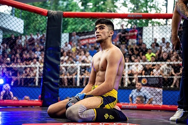 В рязанском Лесопарке прошёл турнир ММА «Битва за Рязань»