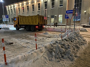 На рязанских железнодорожных вокзалах идёт уборка снега