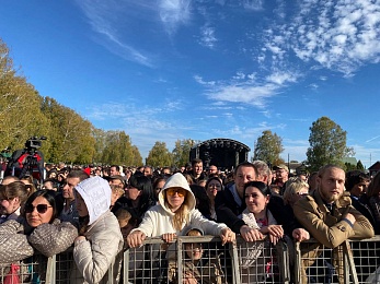 Фоторепортаж: как прошло 130-летие Сергея Есенина в Константинове - 62ИНФО Фоторепортаж: как прошло 130-летие Сергея Есенина в Константинове