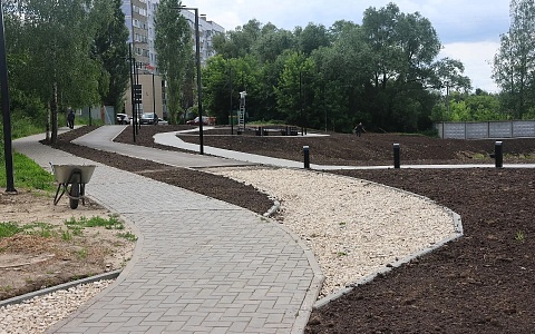 В парке у Черезовских прудов готовятся подключать освещение