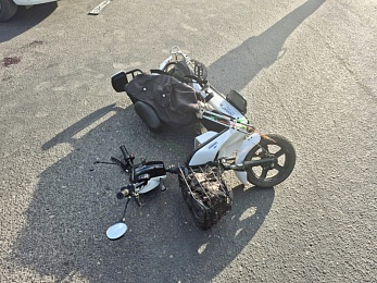 В Дашково-Песочне женщина на мопеде попала в ДТП с Lada Vesta