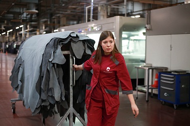 Американскому специалисту по бережливому производству показали работу кожзавода 