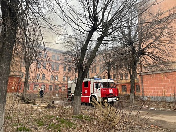Пожар в здании училища связи в Рязани. Фоторепортаж