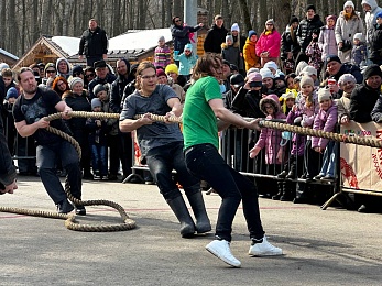 В рязанском Лесопарке отпраздновали Масленицу