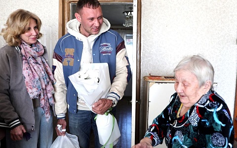 В Рязани поздравили с днём рождения труженицу тыла