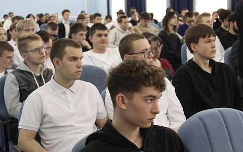 В Касимове со студентами нефтегазового колледжа провели встречу в рамках проекта Корпорации развития