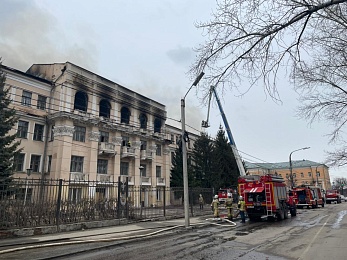 Пожар в здании училища связи в Рязани. Фоторепортаж