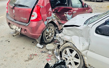 В Рязани 72-летнюю пассажирку Suzuki госпитализировали после ДТП с Renault