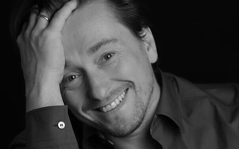 Сергей Безруков не сможет показать в Баку спектакль о Есенине Сергей Безруков не сможет показать в Баку спектакль о Есенине