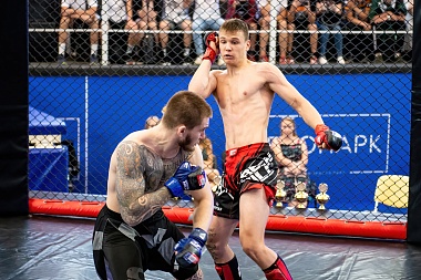 В рязанском Лесопарке прошёл турнир ММА «Битва за Рязань»