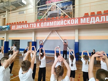 Чемпионы провели зарядки в рязанских школах