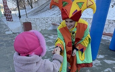 На Лыбедском бульваре в Рязани отмечают Масленицу