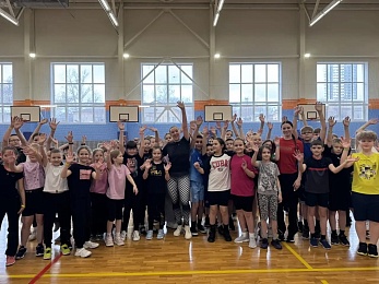 Чемпионы провели зарядки в рязанских школах