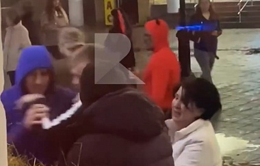 В центре Рязани засняли драку накануне Хэллоуина