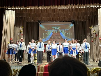 Фото первого бала: в школах Рязанской области прошли выпускные