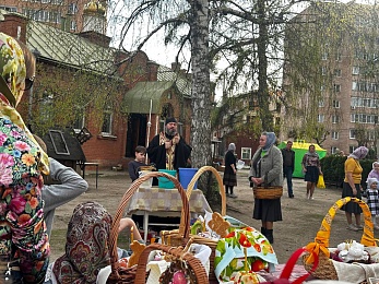 Фоторепортаж перед праздником: рязанцы освящали пасхальные куличи