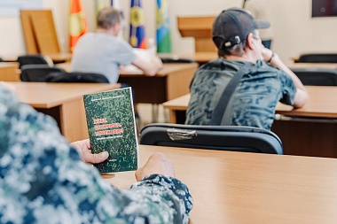 Аркадий Фомин посетил пункт отбора на военную службу по контракту в Рязани