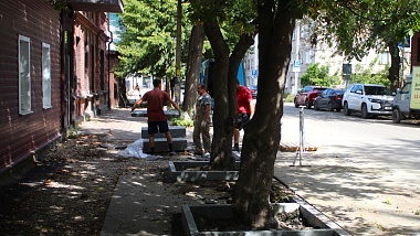 В Рязани на улице Пожалостина начали ремонтировать тротуар