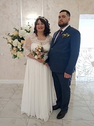 Рязанский ЗАГС выложил фотографии молодожёнов конца апреля