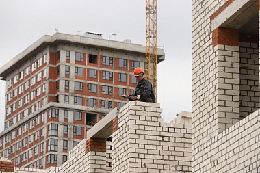 Губернатор Павел Малков поздравил с Днём строителя