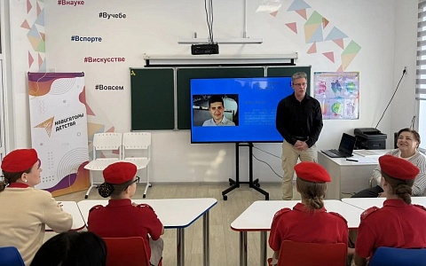 Участник проекта "Герои62" провел "Урок мужества" в Заокской школе