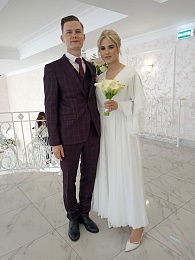 Рязанский ЗАГС выложил фотографии молодожёнов конца апреля