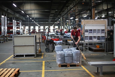 Американскому специалисту по бережливому производству показали работу кожзавода 