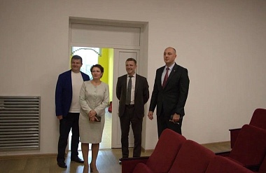 Артём Бранов проинспектировал строительство фармзавода в Скопинском районе