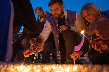 Рязанцы зажгли 7 тысяч свечей в память о погибших в Великой Отечественной войне