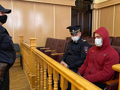 В Рязани начали оглашать приговор обвиняемому в убийстве супругов Макеевых