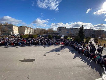 В Лесном началась церемония прощания с погибшими при пожаре на заводе - 62ИНФО В Лесном началась церемония прощания с погибшими при пожаре на заводе