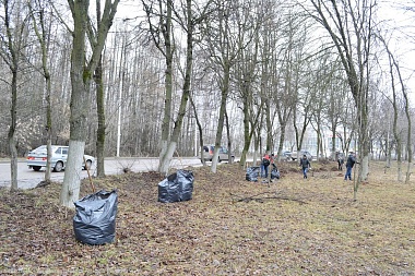 Мэр Рязани Елена Сорокина приняла участие в первом общегородском субботнике 