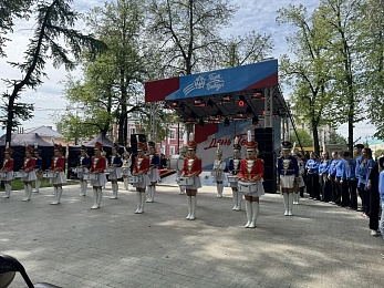 Мастер-классы и выставки: в Кремлевском сквере Рязани отмечают День Победы