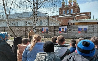 В Кадоме разместили портреты фронтовиков на Аллее героев СВО