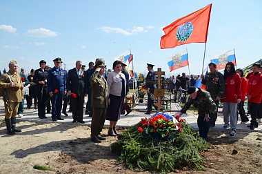 В Рыбном спустя 80 лет поисков перезахоронили найденные останки красноармейца