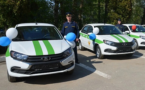 Шесть новых автомобилей передали сотрудникам уголовно-исполнительной инспекции