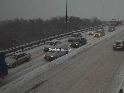 Рязанские автовладельцы встали в длинную пробку на Солотчинском шоссе
