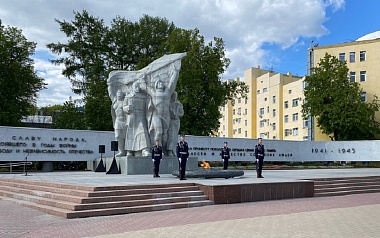 В Рязани День Победы отмечают в Кремлевском сквере и на площади Победы - 62ИНФО В Рязани День Победы отмечают в Кремлевском сквере и на площади Победы
