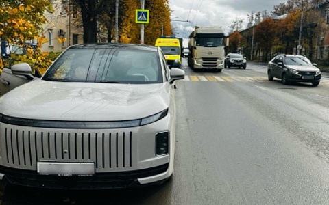 Рязанец на иномарке влетел в школьницу на пешеходном переходе Рязанец на иномарке влетел в школьницу на пешеходном переходе