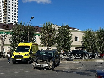  "Лоб бинтом заклеили": в Рязани в жестком ДТП на Высоковольтной пострадали люди