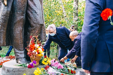 «Если полюбил Есенина, то на всю жизнь». В Константинове отметили 125-летие великого поэта - 62ИНФО «Если полюбил Есенина, то на всю жизнь». В Константинове отметили 125-летие великого поэта