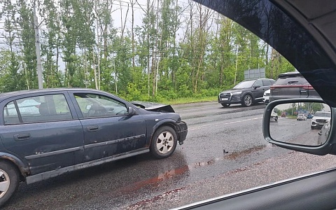 Две легковушки столкнулись у дягилевского поста ГАИ в Рязани