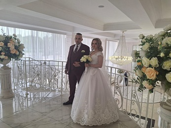 Стильные невесты, эффектные женихи: рязанцам показали самые яркие свадьбы лета