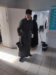 Митрополита Марка сфотографировали в больнице за необычным занятием