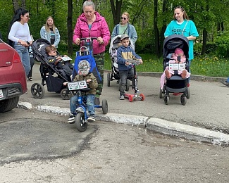 Недоступная среда: «Новые люди» вместе с мамами Рязани проинспектировали улицы